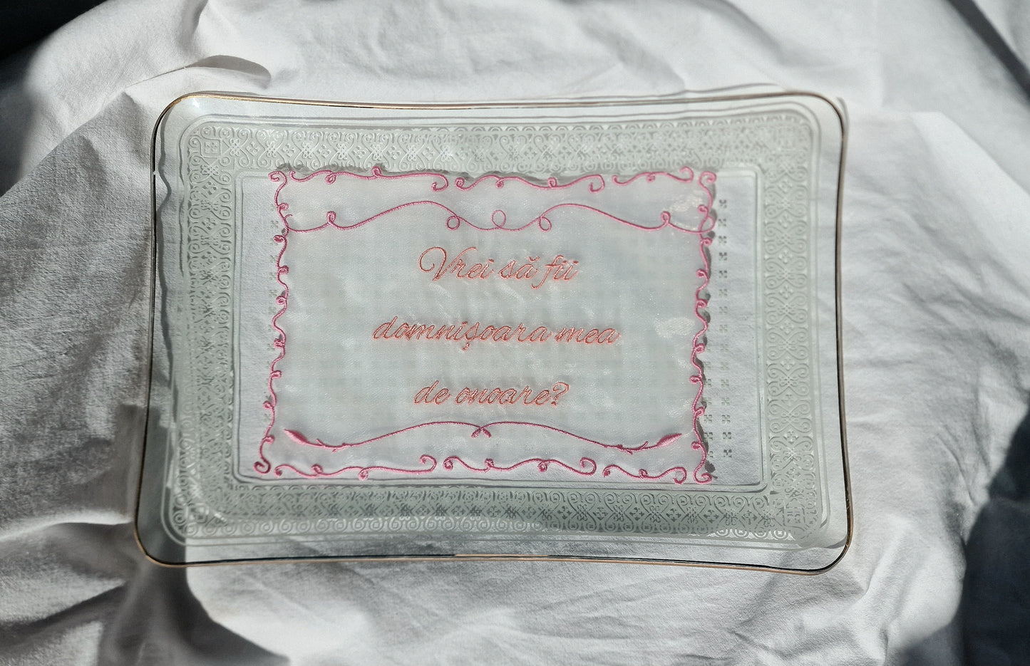 Invitații brodate